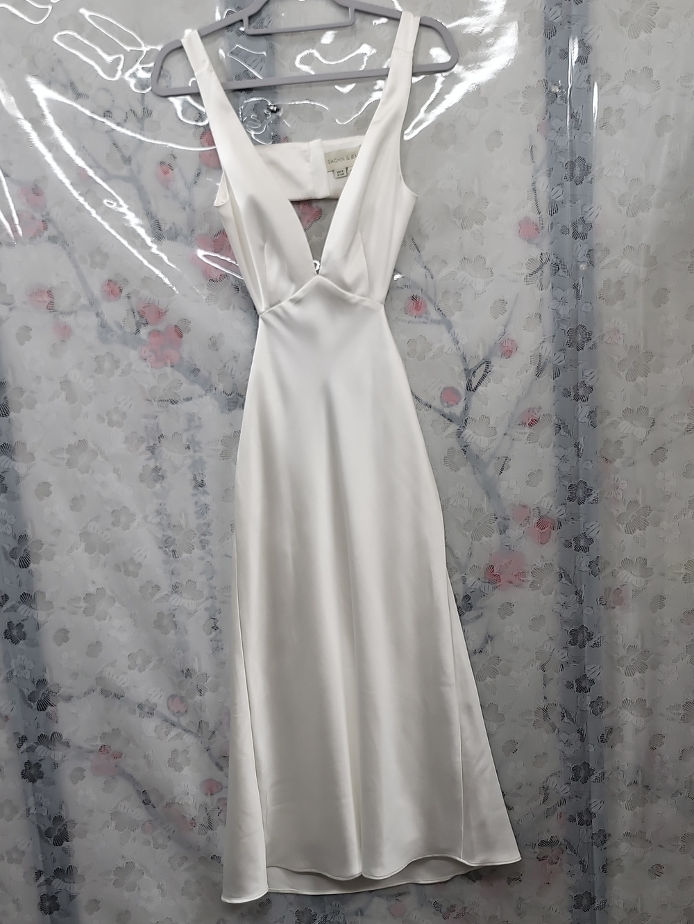 Sachin & Babi NWT Sierra V-Neck Cutout Satin Midi Dress Size 2 Ivory White - Picture 2 of 12